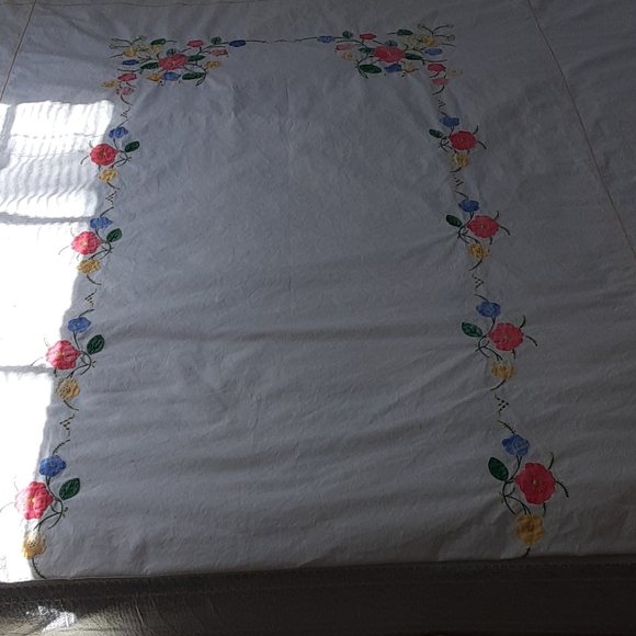 Handmade applications tablecloth and napkins